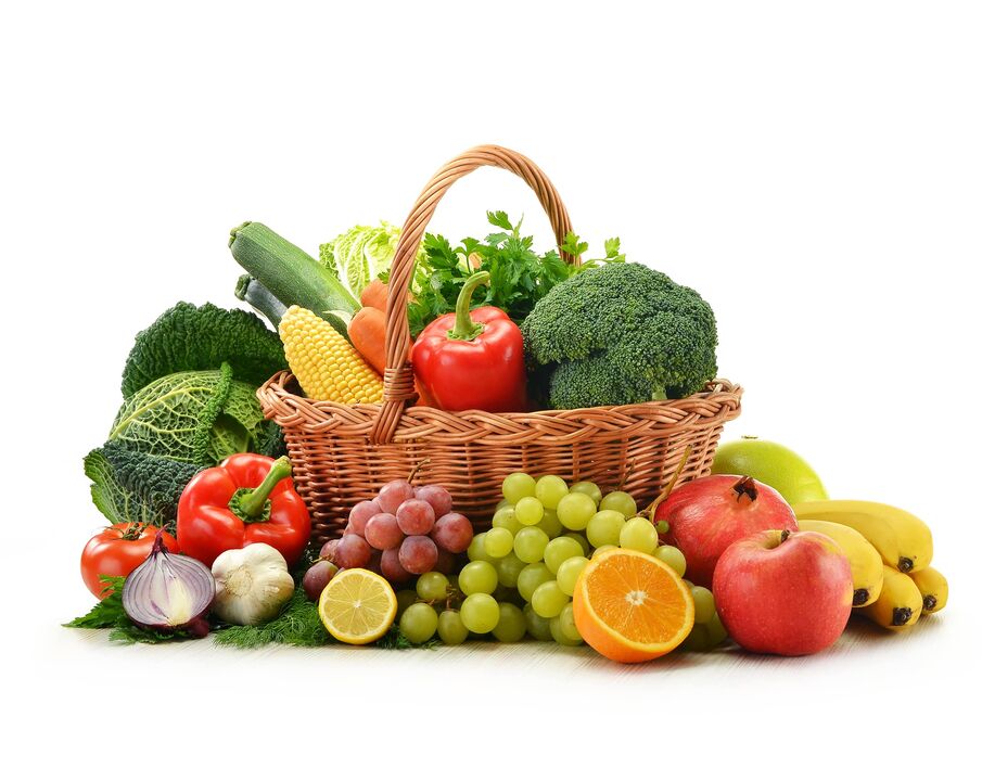 आहार पर ताजे फल और सब्जियां