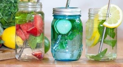 7 दिनों के लिए नमूना पेय आहार मेनू